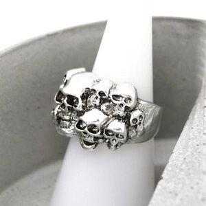 Gothic Skull Ring